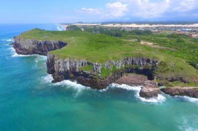 Torre do Meio ou Morro das Furnas.jpg